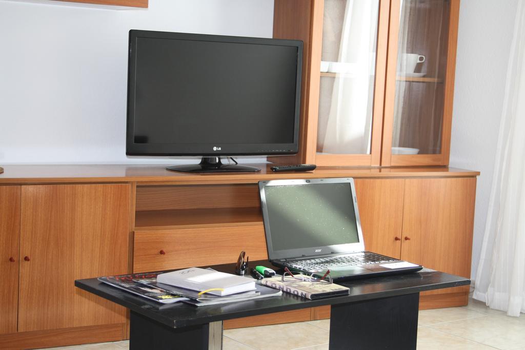 Barceloneta Upartments Apartment Figueres  Bagian luar foto